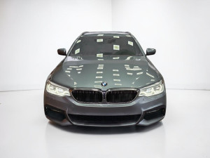 BMW 520d xDrive Touring foto 2