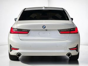 BWM 320i xDrive Sedan foto 4