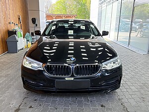 BMW řada 5 520d xDrive A/T foto 2