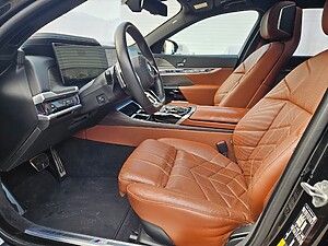 BMW 750e xDrive foto 8