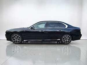 BMW 750e xDrive foto 5