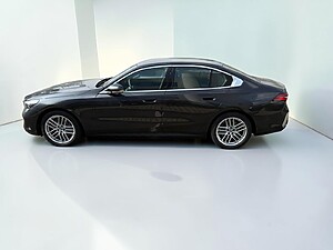 BMW 550e xDrive Sedan foto 8
