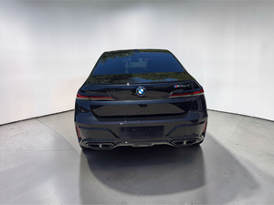 BMW M760e xDrive Sedan foto 5
