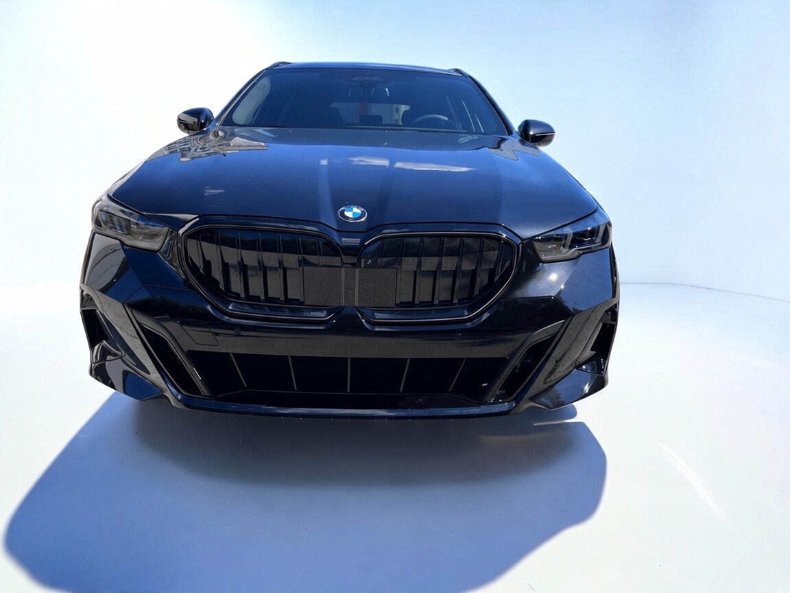 BMW 520d xDrive Touring foto 2